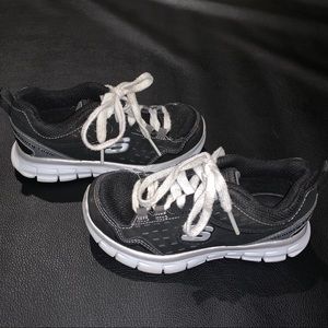 SKETCHERS GIRLS SHOES SIZE T11